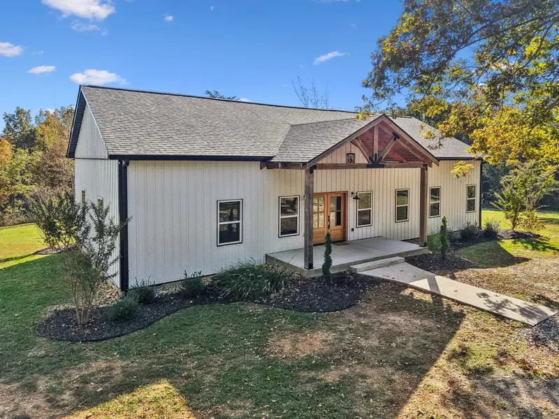 6060 Washer Rd, Lyles, TN 37098