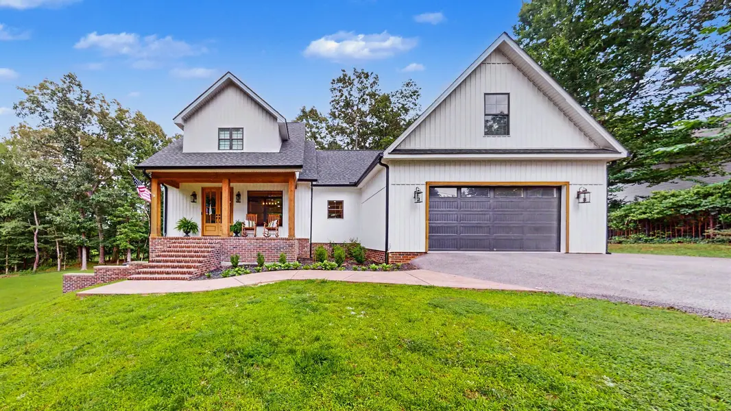183 Country Wood Dr, Paris, TN 38242
