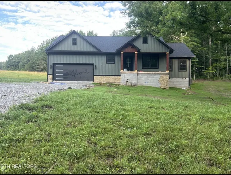 228 Georgee Rd, Jamestown, TN 38556