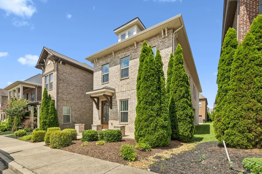 151 Benjamin Ln, Hendersonville, TN 37075