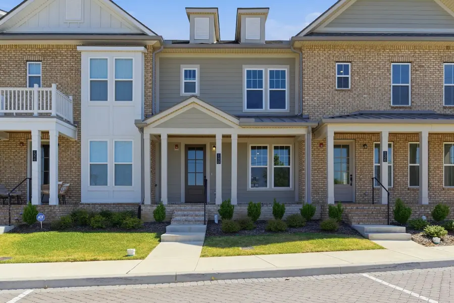 140 Nearwater Place, Hendersonville, TN 37075