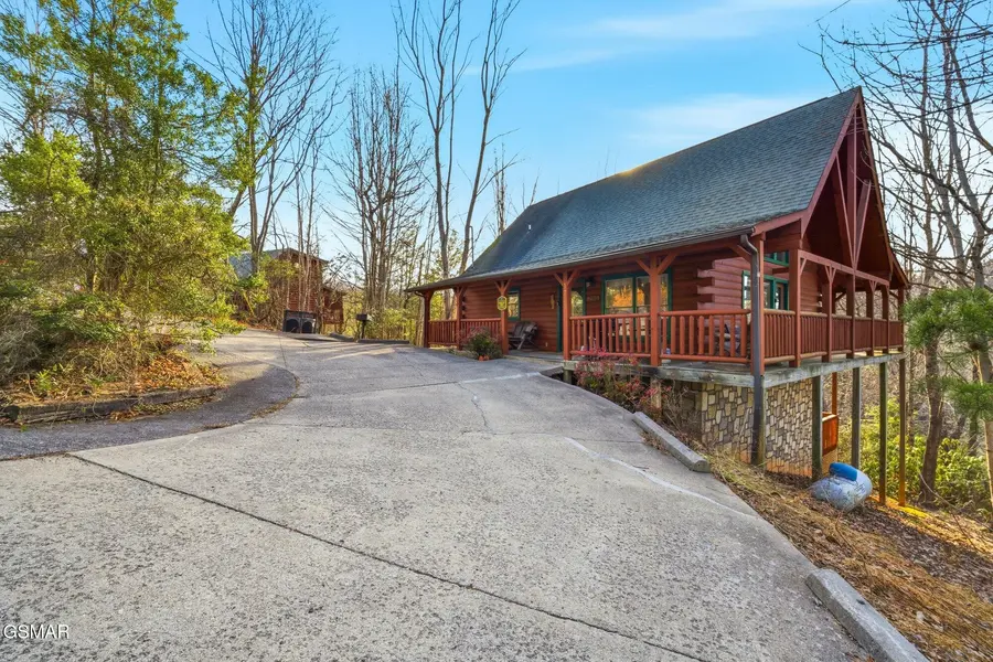 1713 Parkway View Court, Sevierville, TN 37876