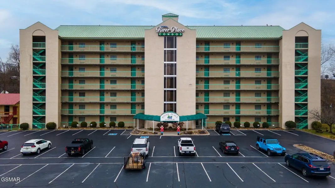 3215 N River Road #503, Pigeon Forge, TN 37863