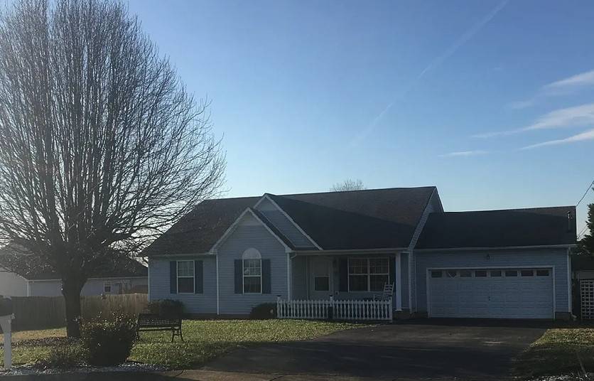 1706 Brittany Ct, Columbia, TN 38401