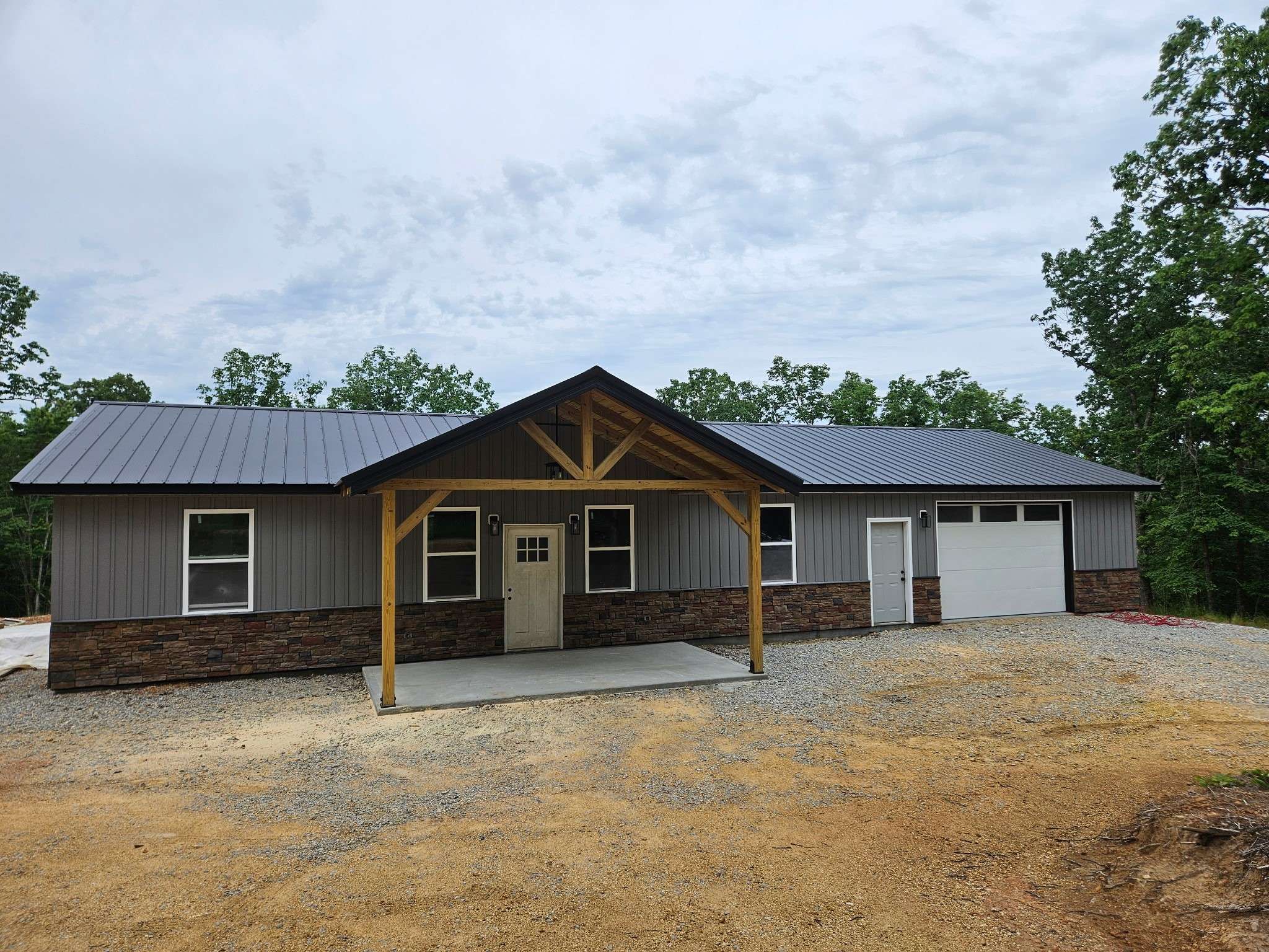 93 Wyatt Lane, Linden, TN 37096