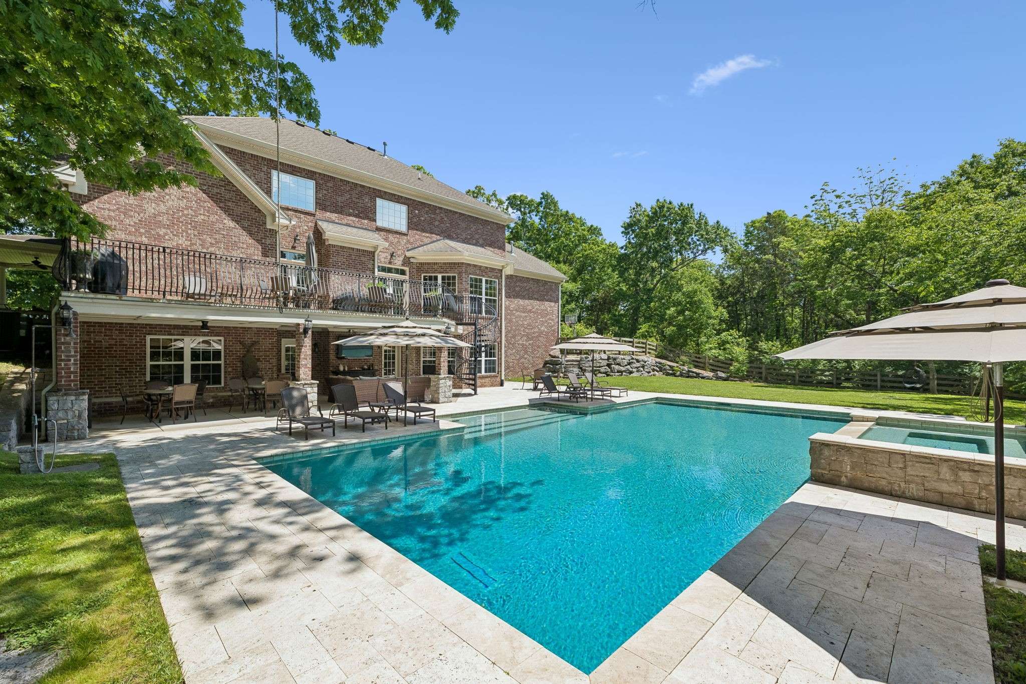 911 Bluff Rd, Brentwood, TN 37027