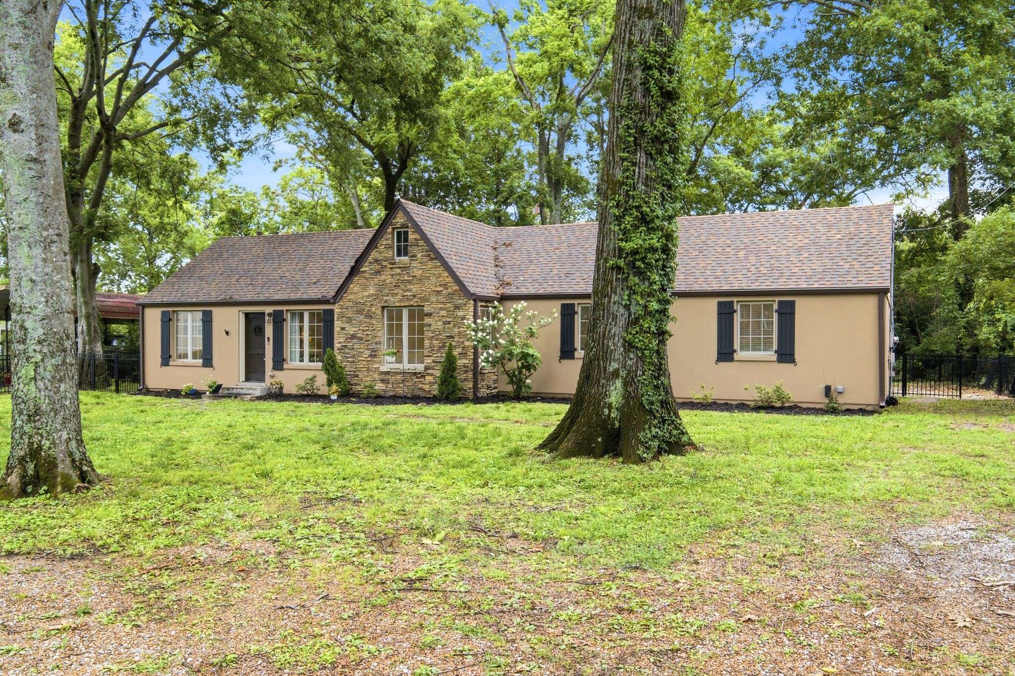 5905 Old Harding Pike, Nashville, TN 37205