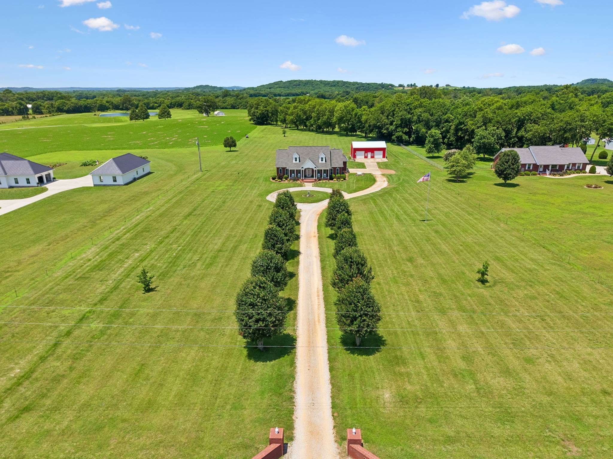 4294 Trousdale Ln, Columbia, TN 38401