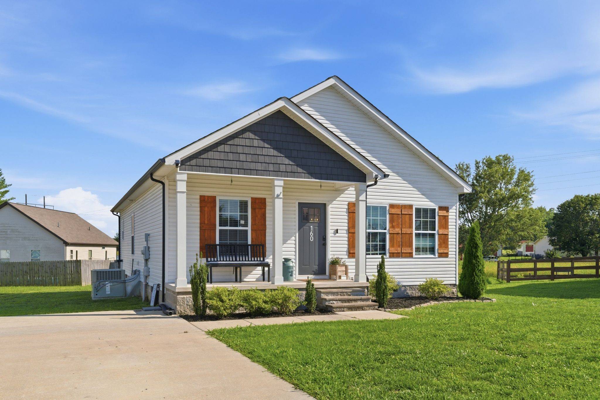 160 Foutch Ct, Smithville, TN 37166