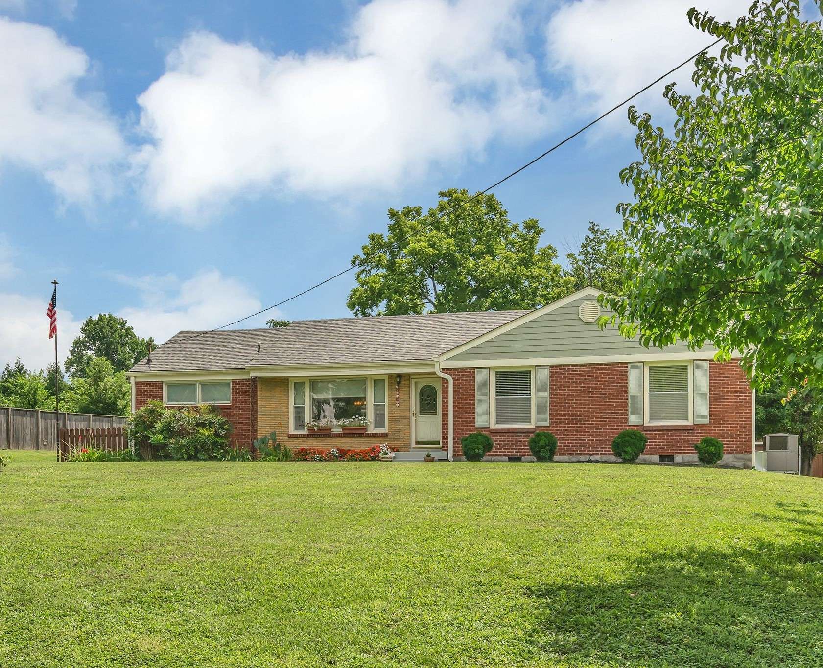 5016 Manuel Dr, Nashville, TN 37211