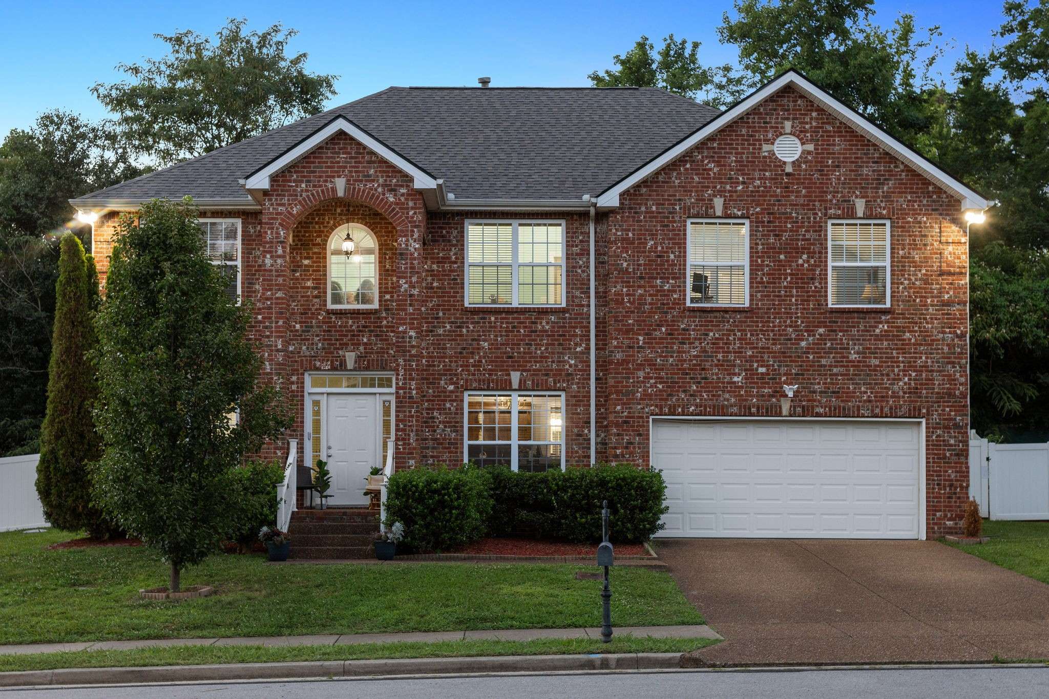 2133 Christina Ct, Hermitage, TN 37076