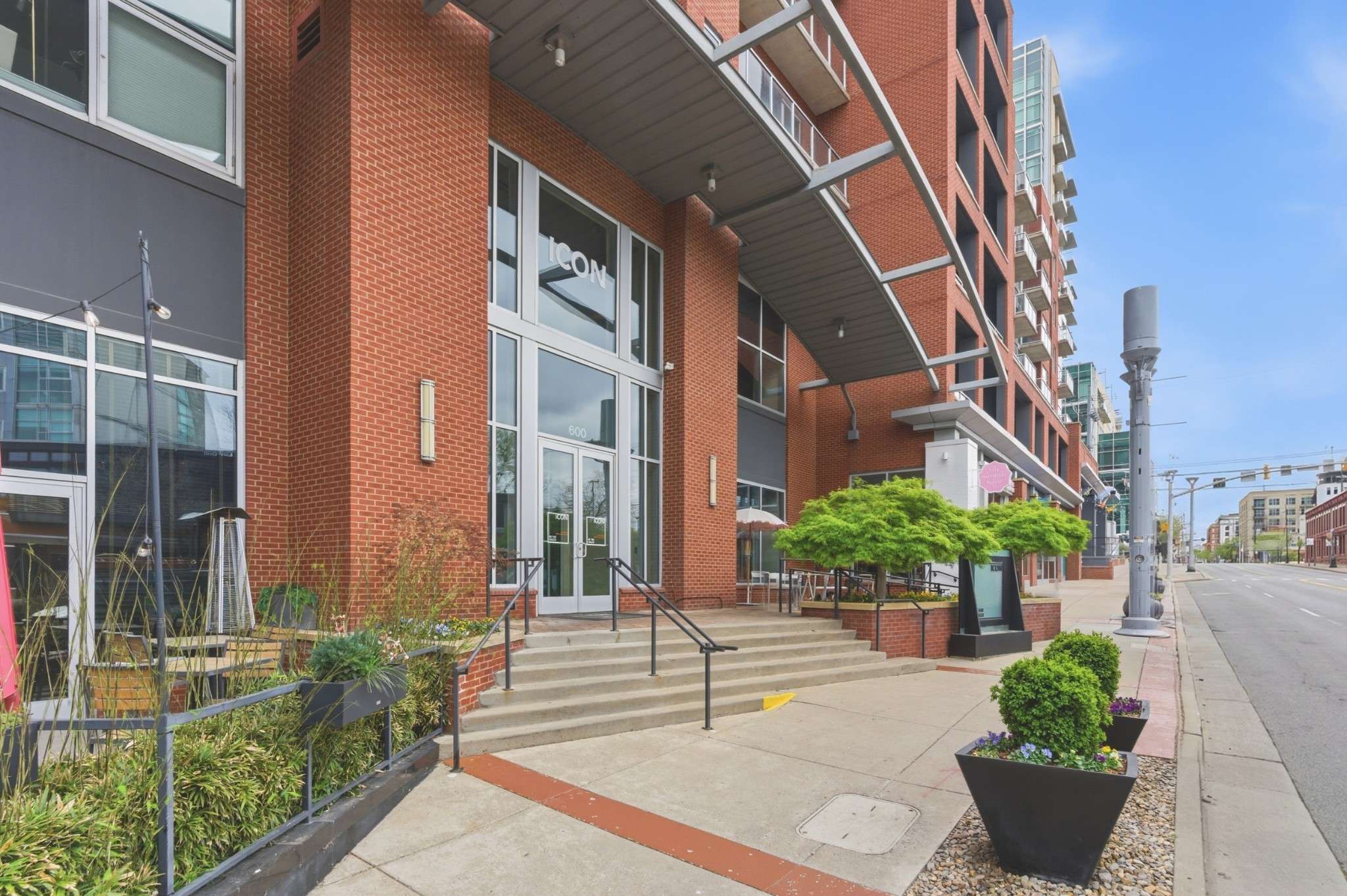 600 12th Ave S Apt 430, Nashville, TN 37203