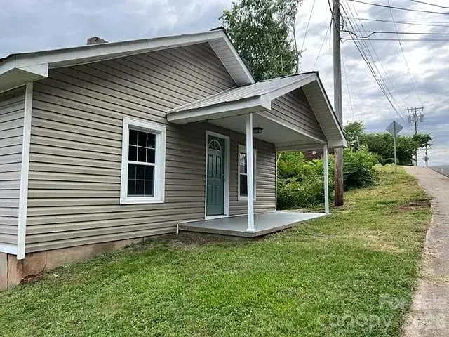 105 N Pugh ST, Lexington, NC 27292