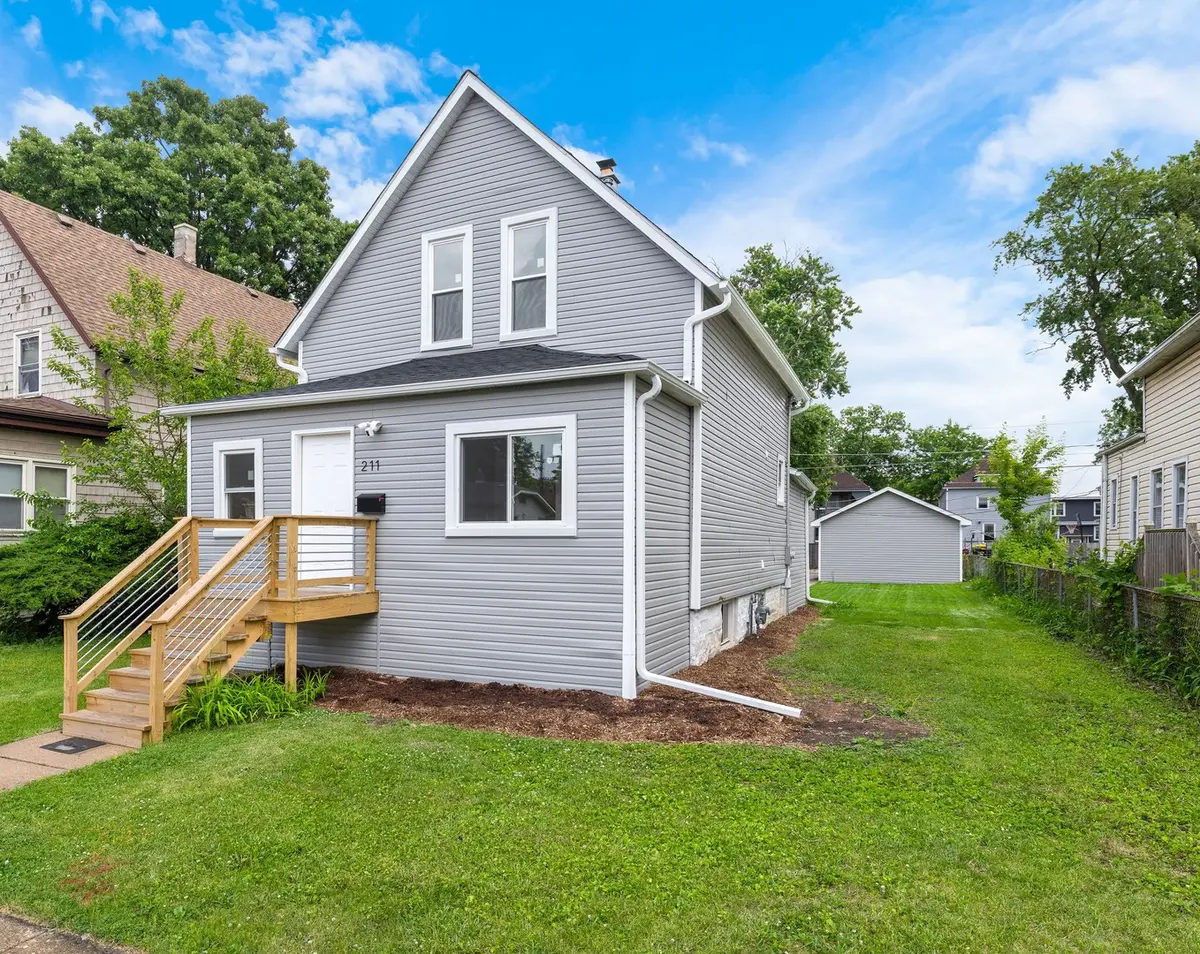 211 S 9th AVE, Maywood, IL 60153