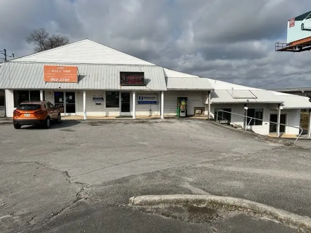 2113 Decherd Blvd, Decherd, TN 37324
