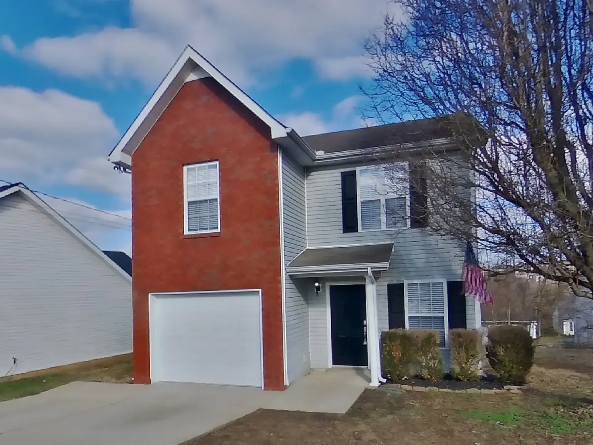 1211 Shannon Ln, La Vergne, TN 37086