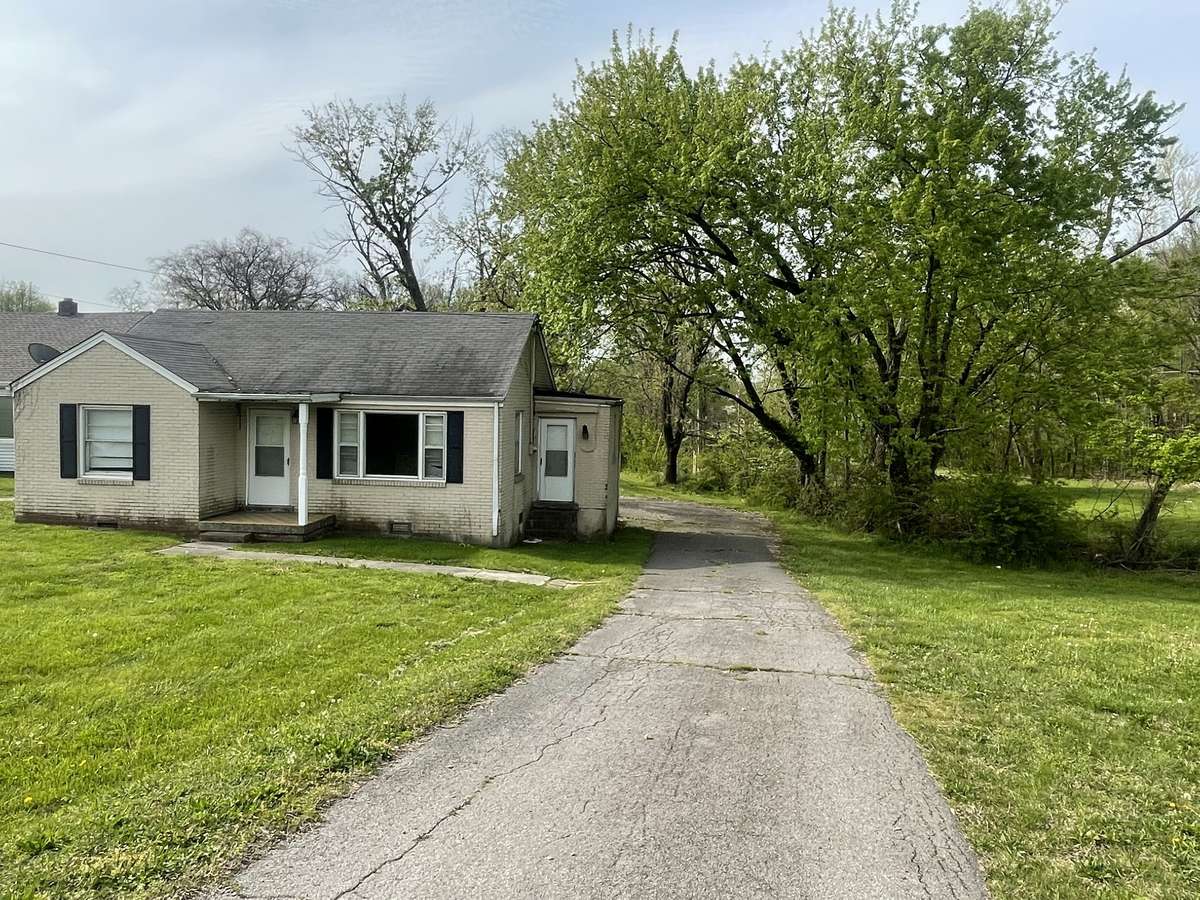 2511 Memorial Blvd, Springfield, TN 37172
