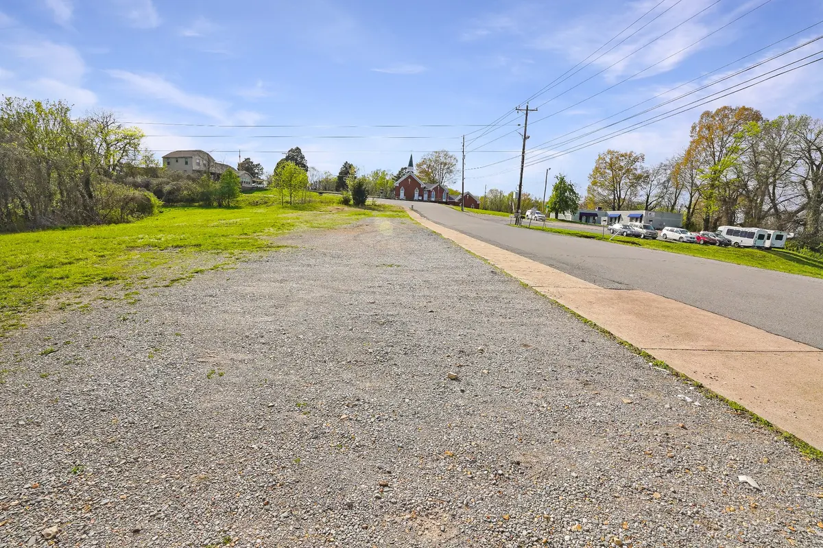 1 Church Street, Dover, TN 37058