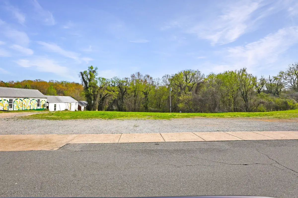 1 Church Street, Dover, TN 37058