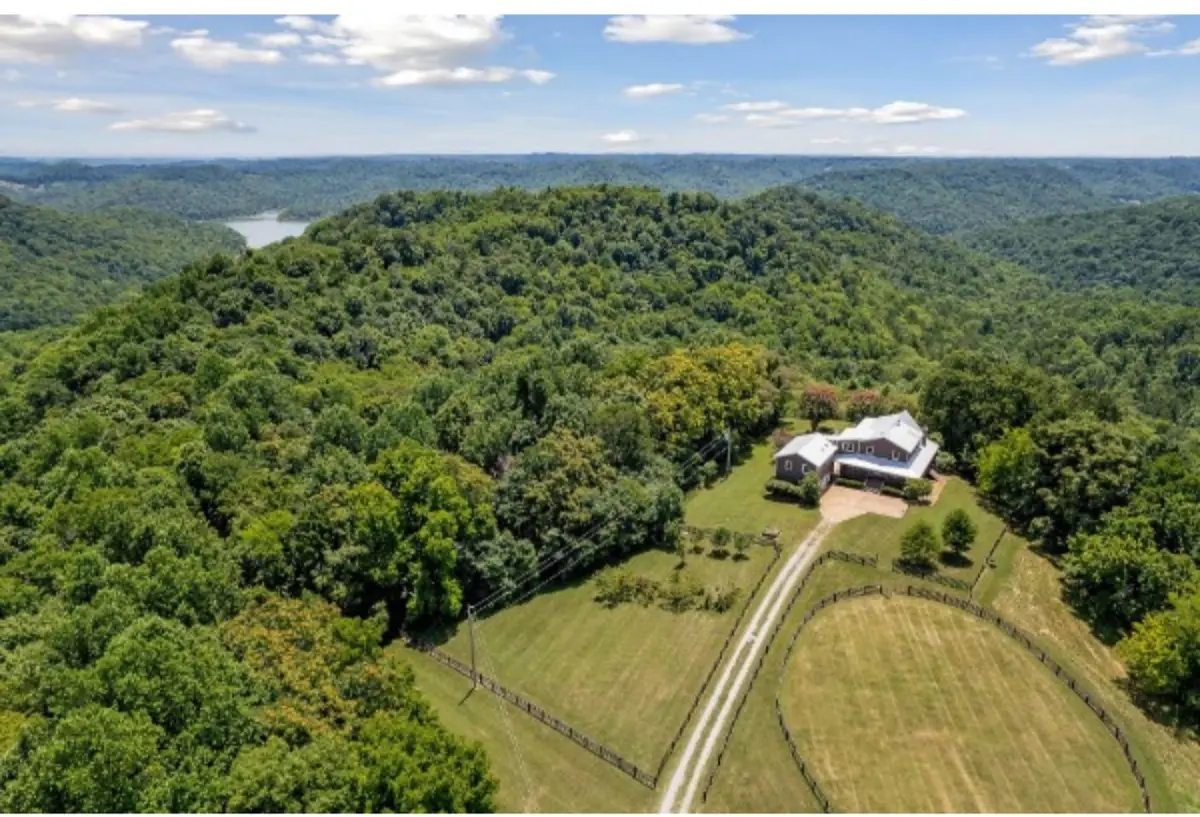 448 Dean Acre Ln, Liberty, TN 37095