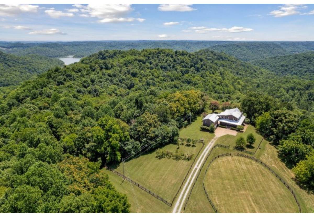 448 Dean Acre Ln, Liberty, TN 37095