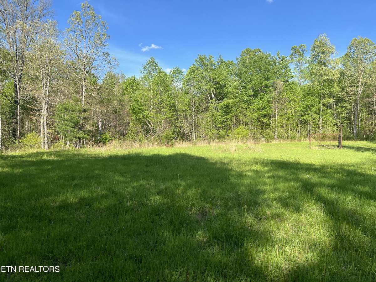 328 Peavine Firetower Rd, Crossville, TN 38571
