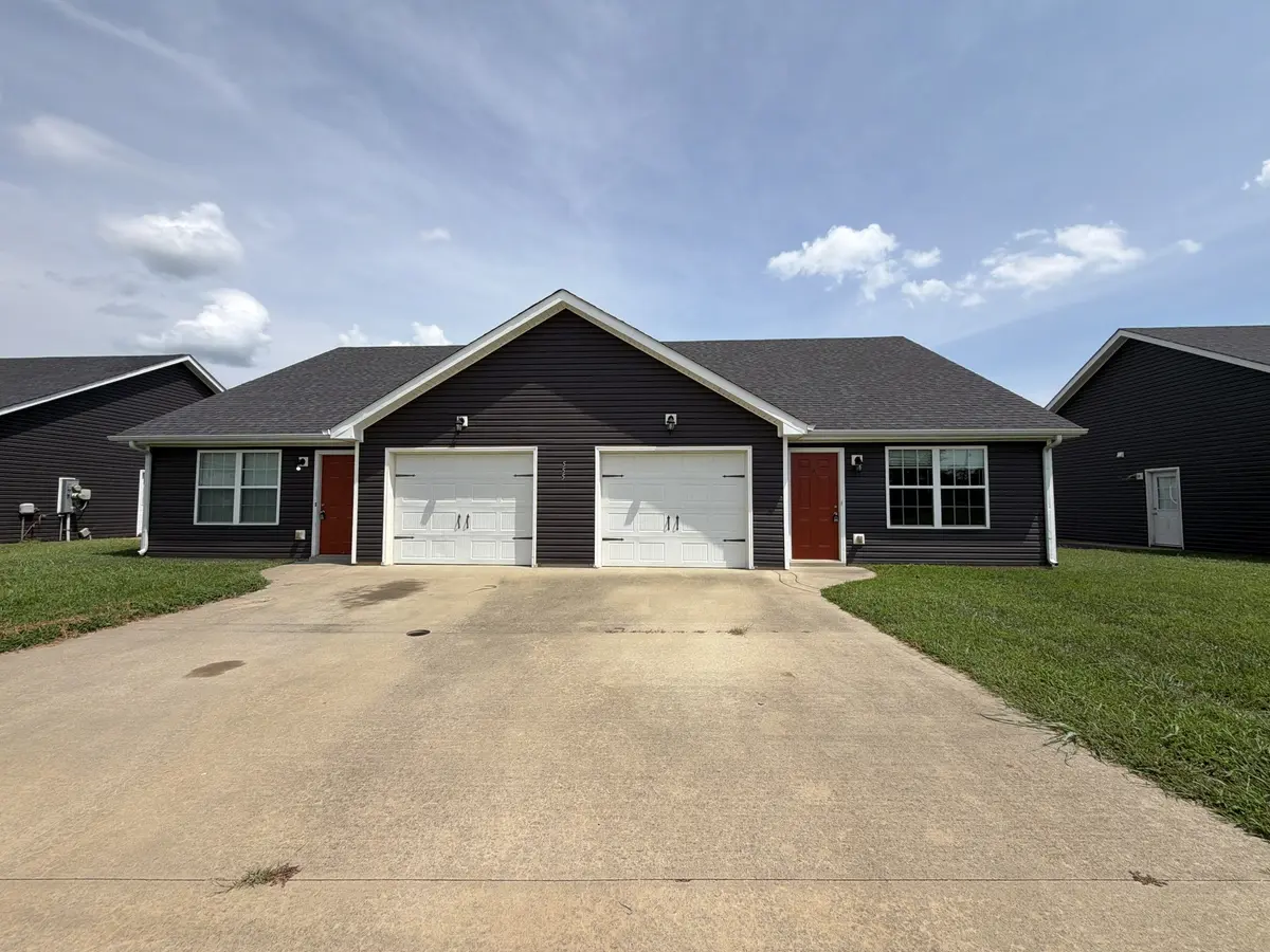 555 Heritage Point Dr #B, Clarksville, TN 37042