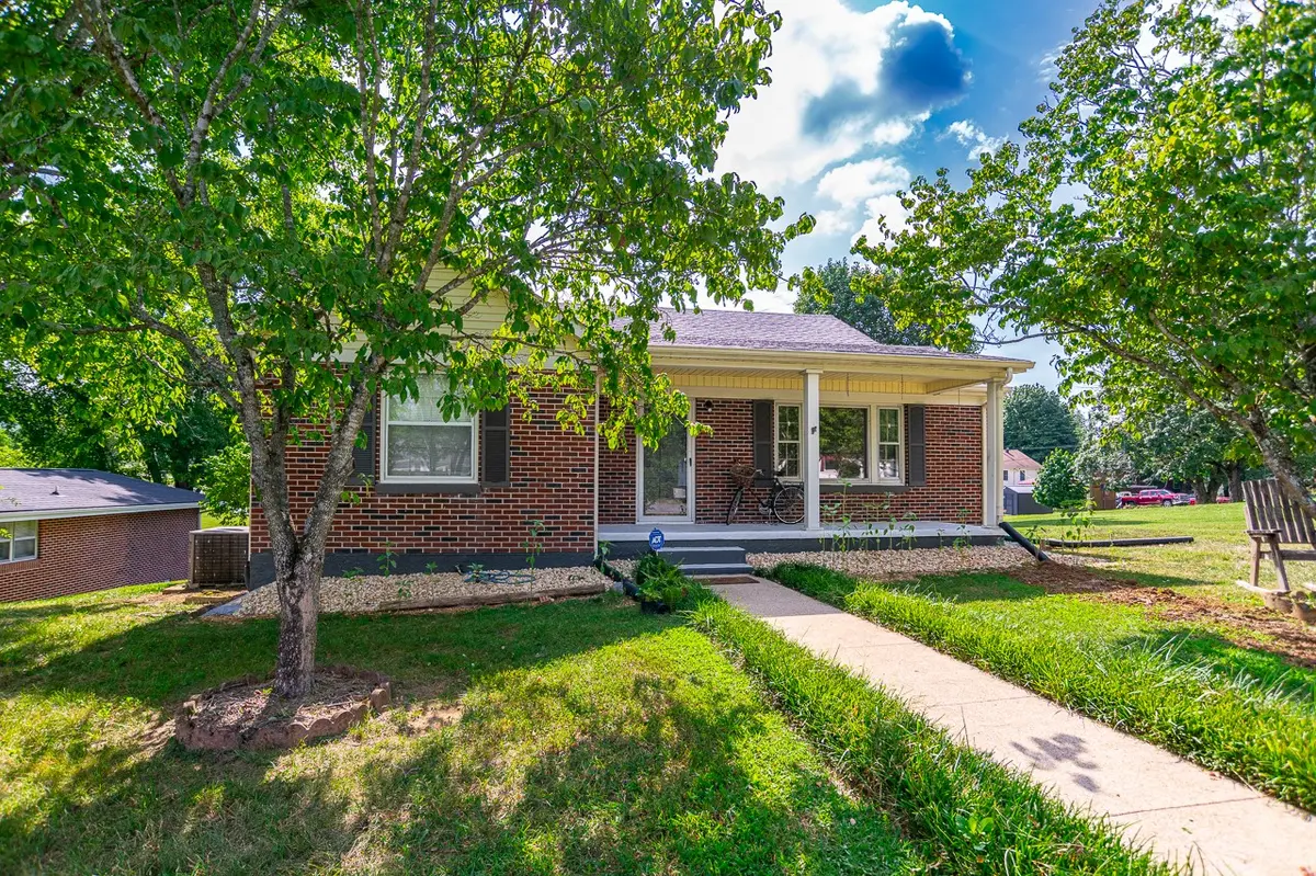 801 2nd Ave, Fayetteville, TN 37334