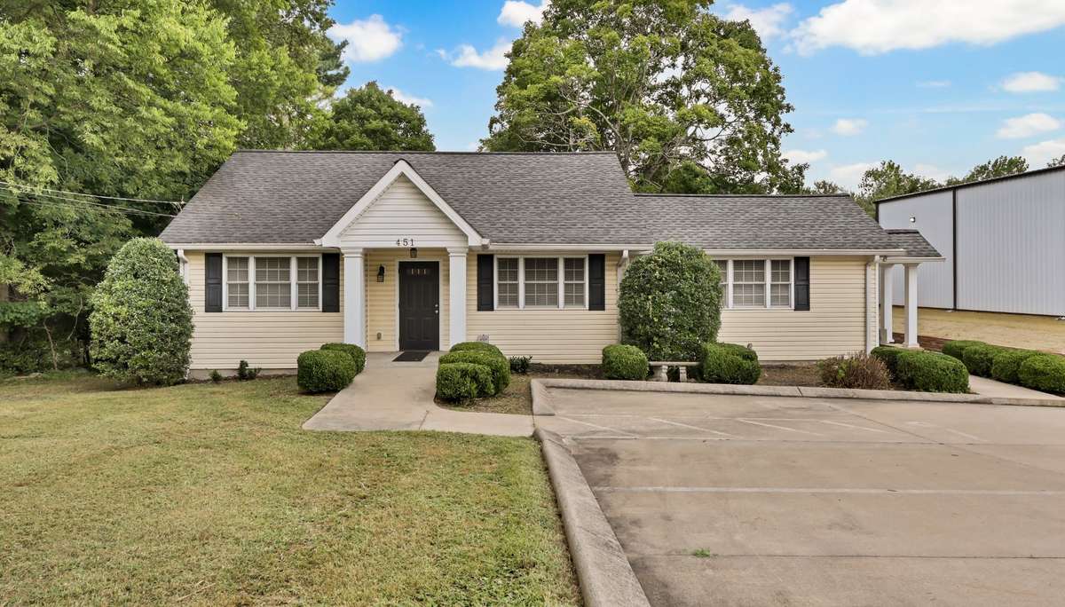 451 Rossview Rd, Clarksville, TN 37043