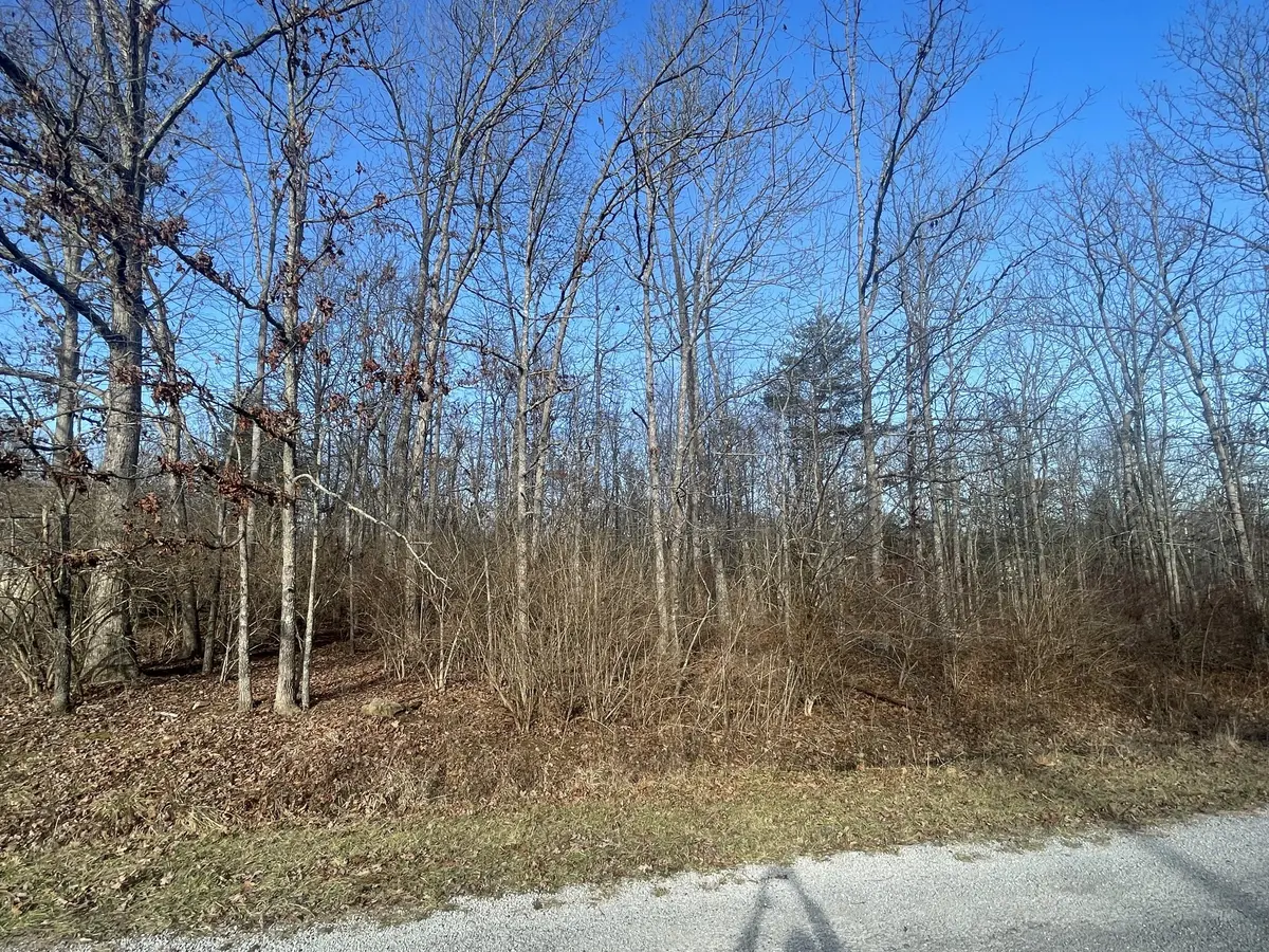 1004 Hopi Dr, Crossville, TN 38572