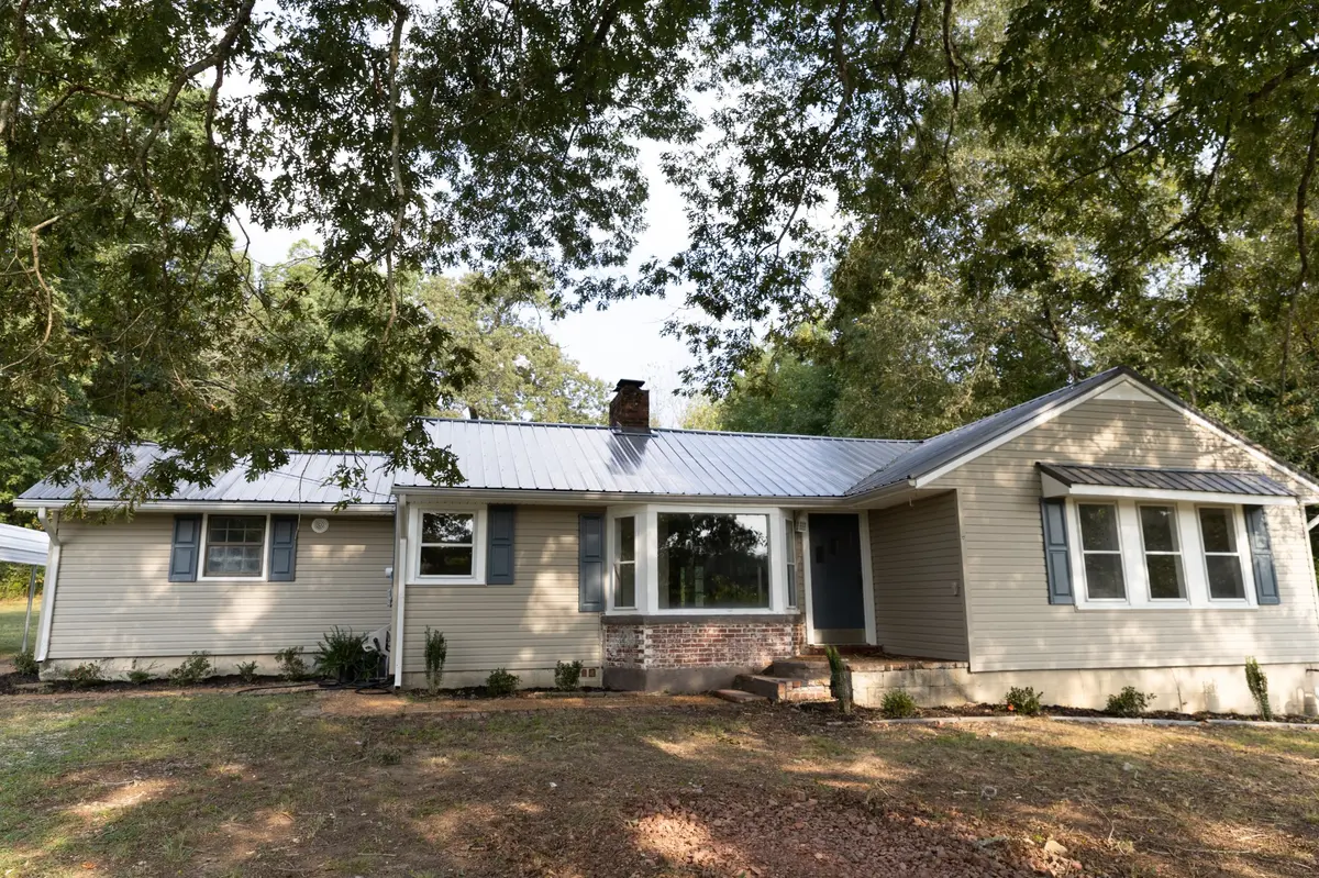 8 Rushing Ln, Leoma, TN 38468