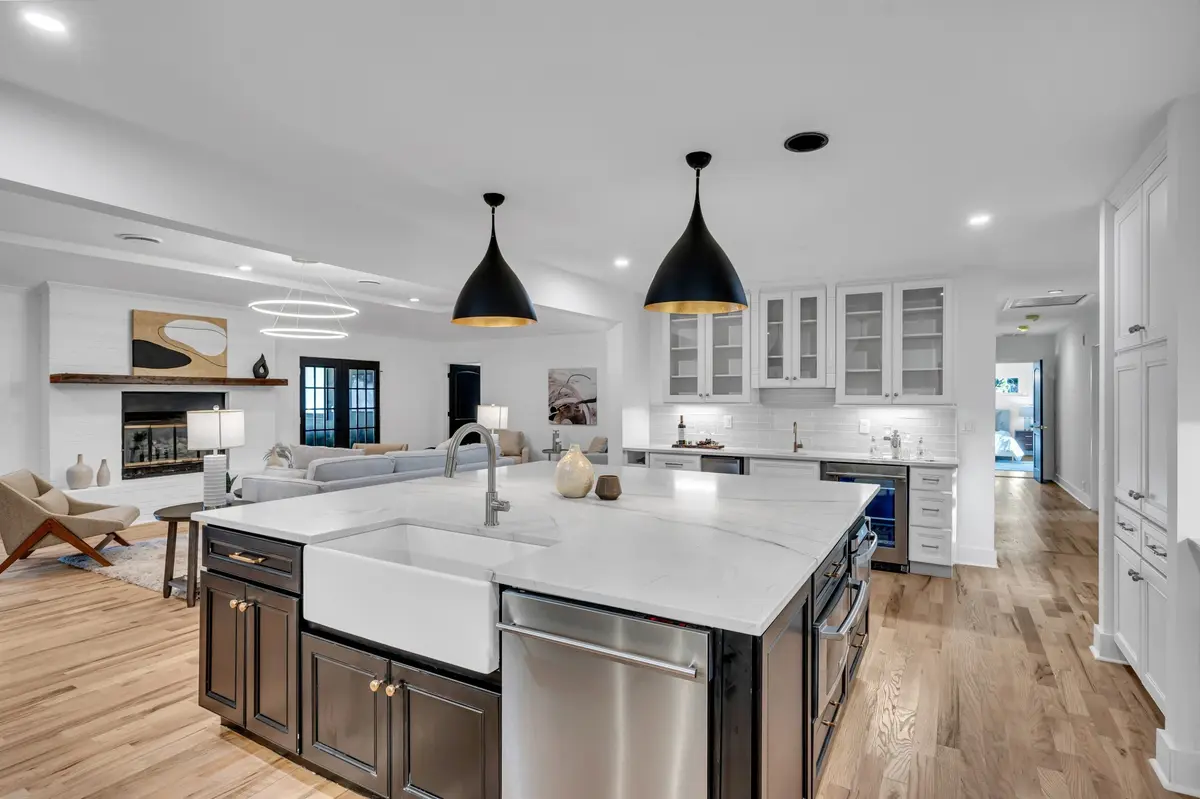 818 Bresslyn Rd, Nashville, TN 37205
