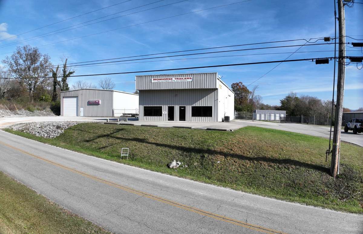 914 Red Rd, Mcminnville, TN 37110