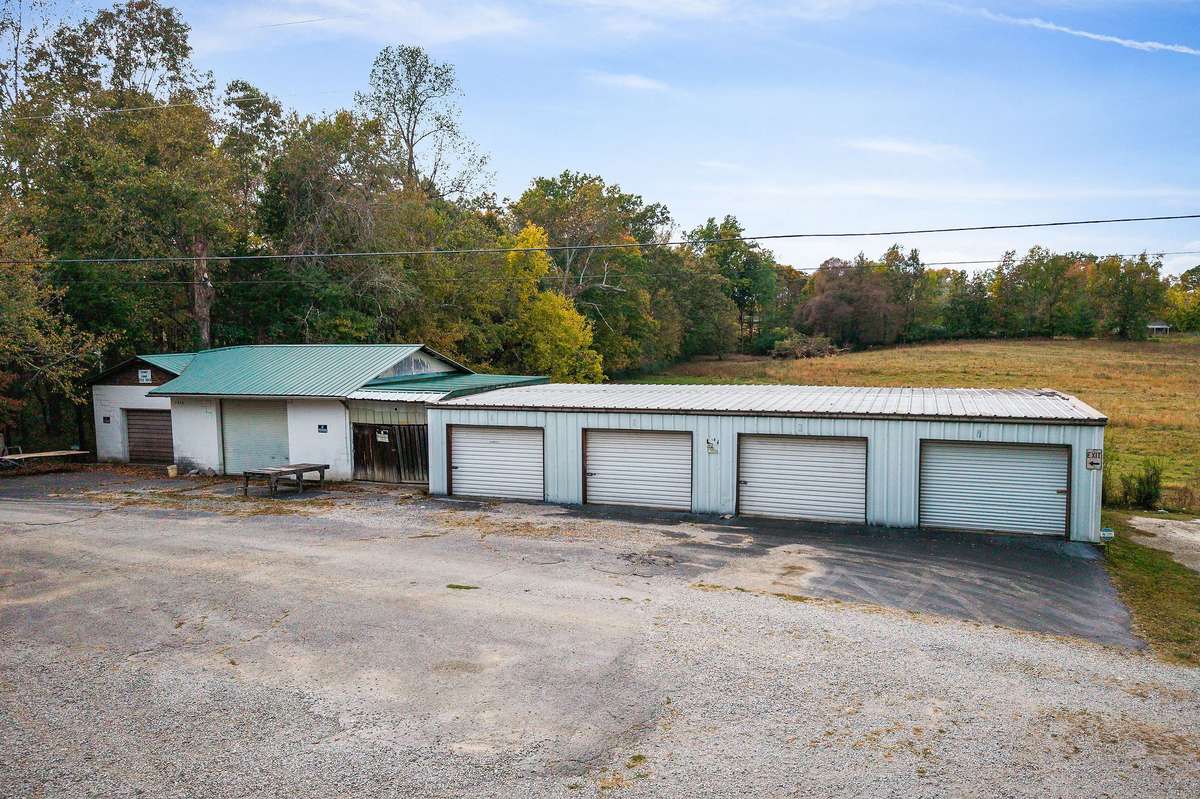 1933 W Broad St, Cookeville, TN 38501