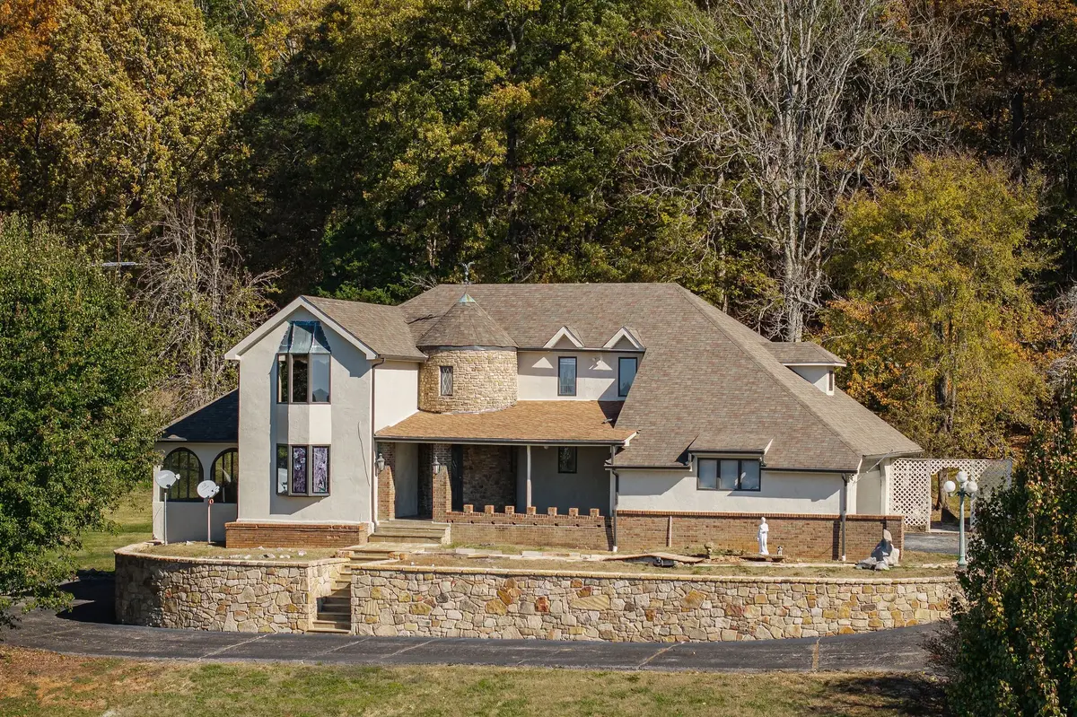 3300 Roberts Matthews Hwy, Sparta, TN 38583
