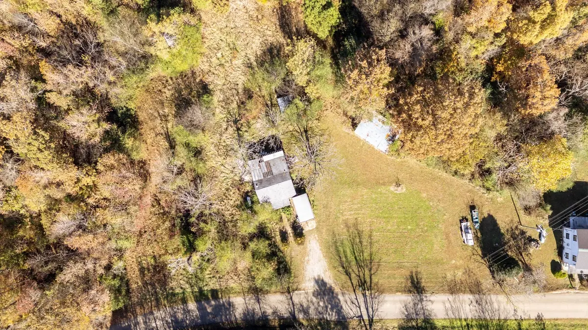 8069 OLD STAGE RD, Adamsville, TN 38310
