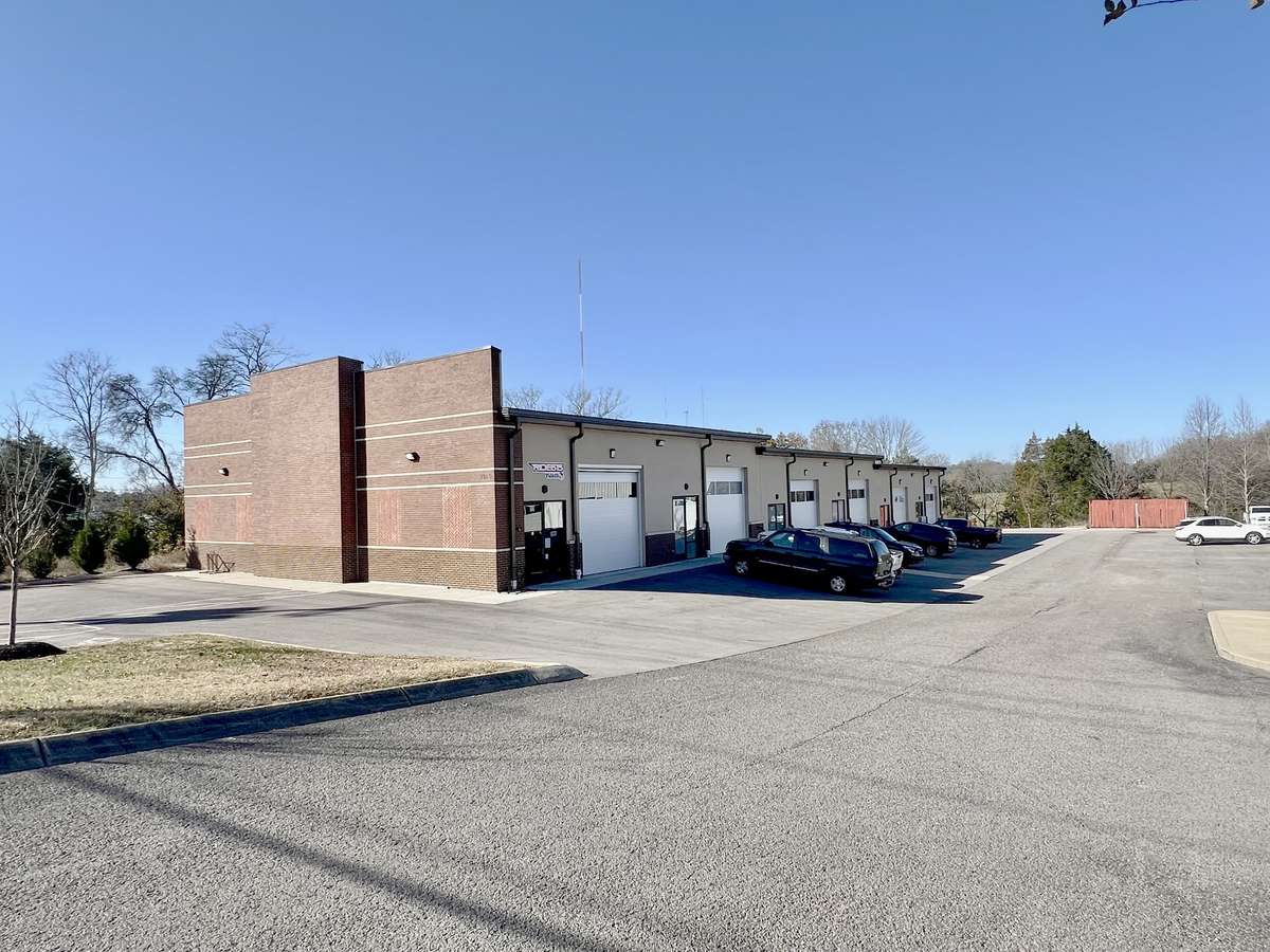 3940 Dickerson Pike, Nashville, TN 37207