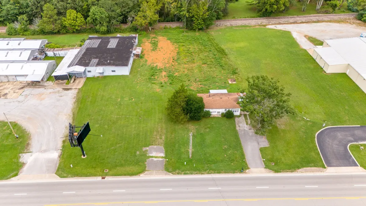 309 N Military St, Loretto, TN 38469