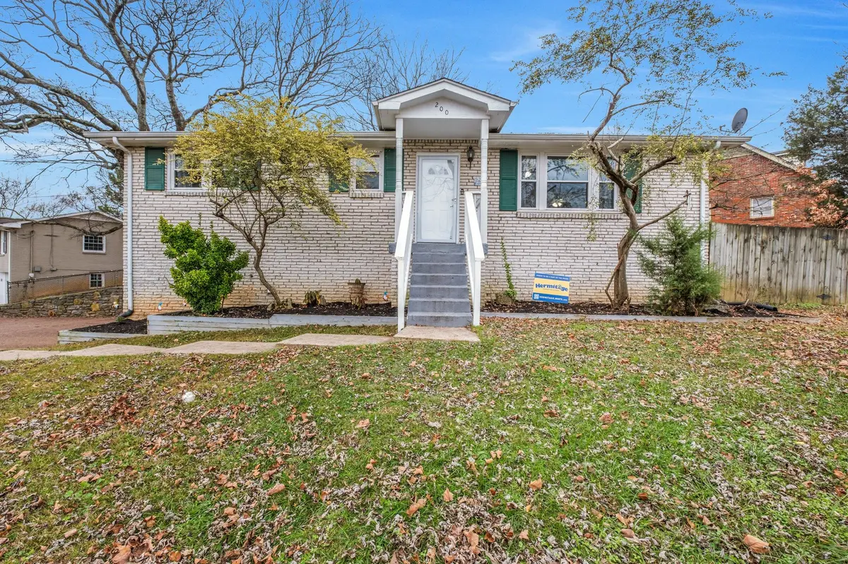 200 Bonnaoaks Dr, Hermitage, TN 37076