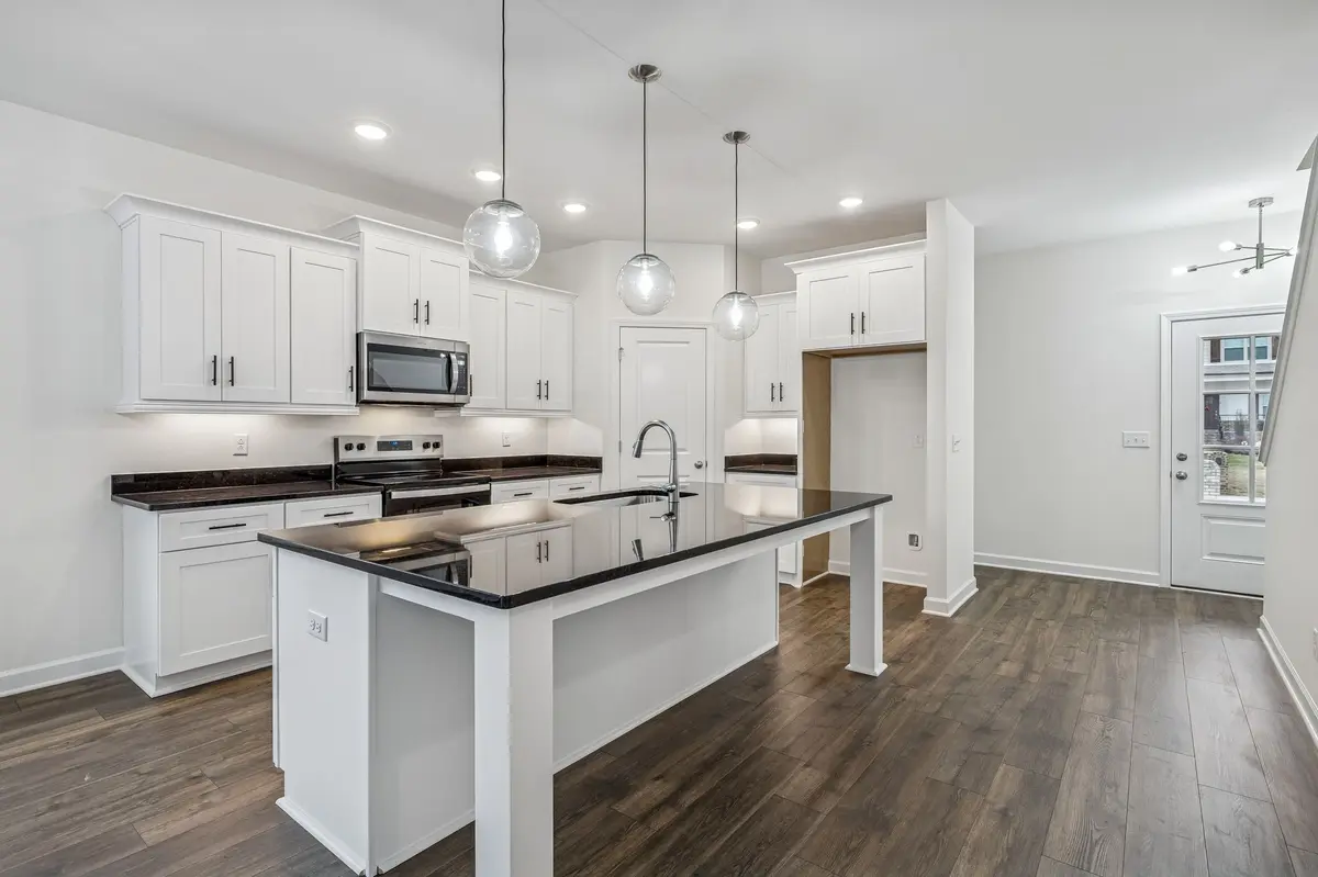 560 Oak Glen Dr, Smithville, TN 37166