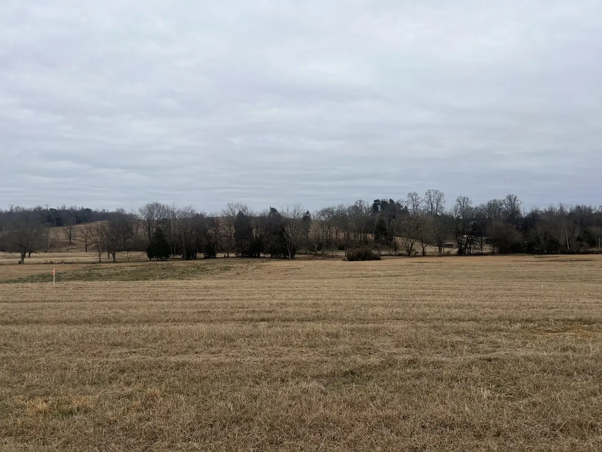 19 Clay County Hwy, Moss, TN 38575