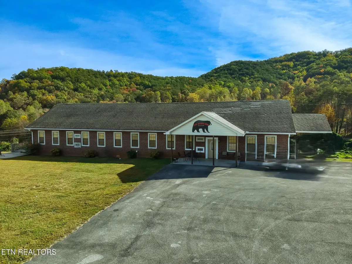 301 School St, Tellico Plains, TN 37385