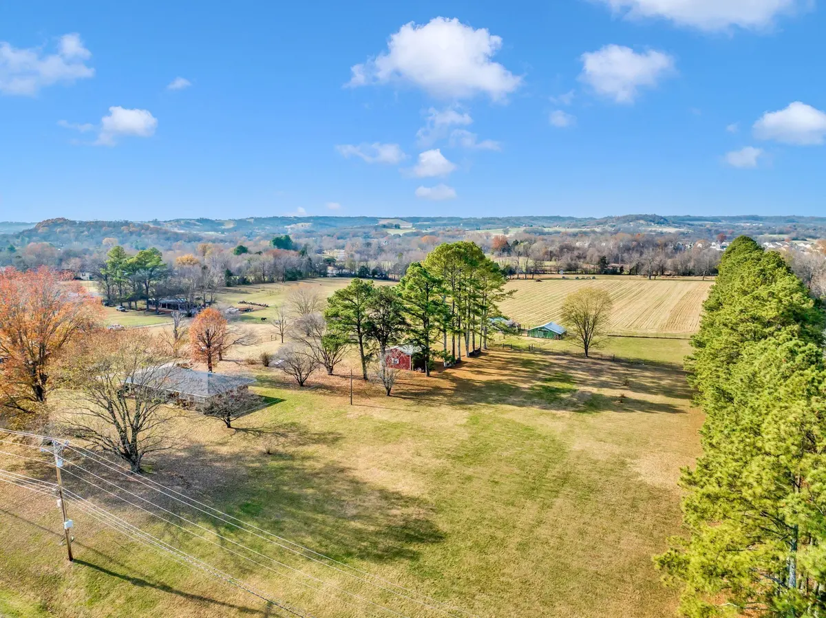 2345 Nashville Hwy, Columbia, TN 38401