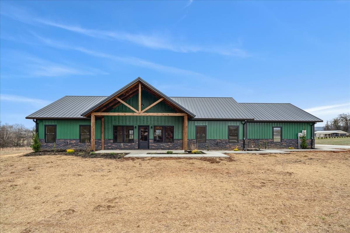 961 Collins Ln, Huntland, TN 37345