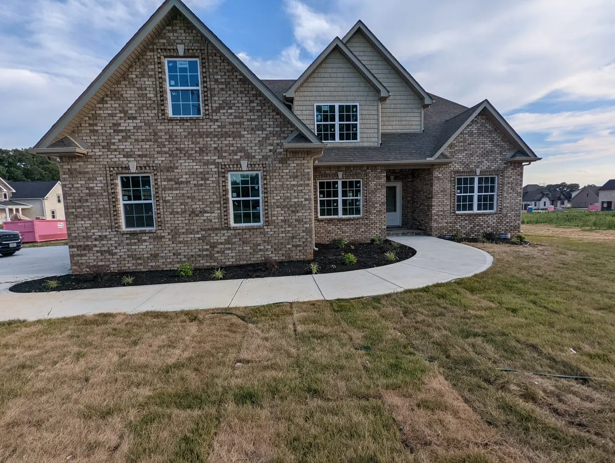 851 Shady Bluff Trail, Clarksville, TN 37043