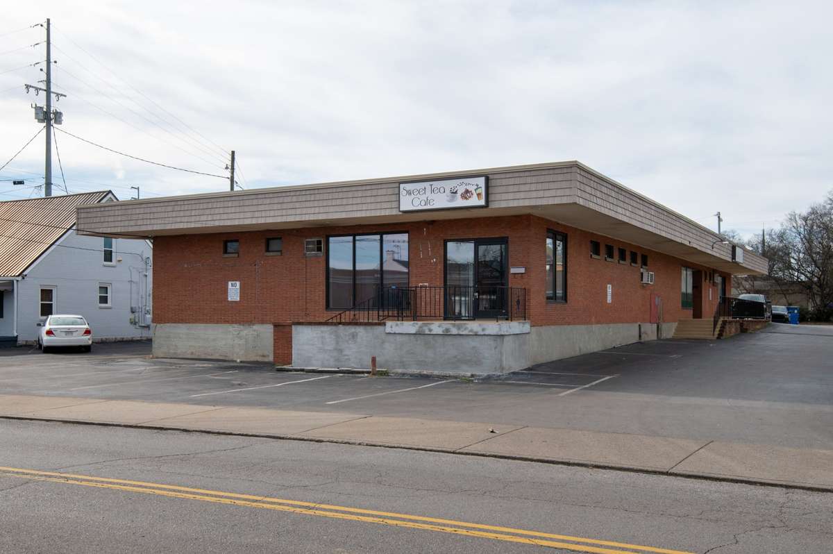 104 N Greenwood St, Lebanon, TN 37087