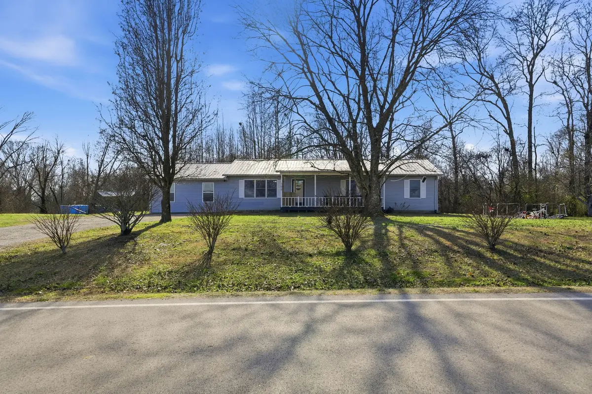 105 Farris Creek Bridge Rd, Belvidere, TN 37306
