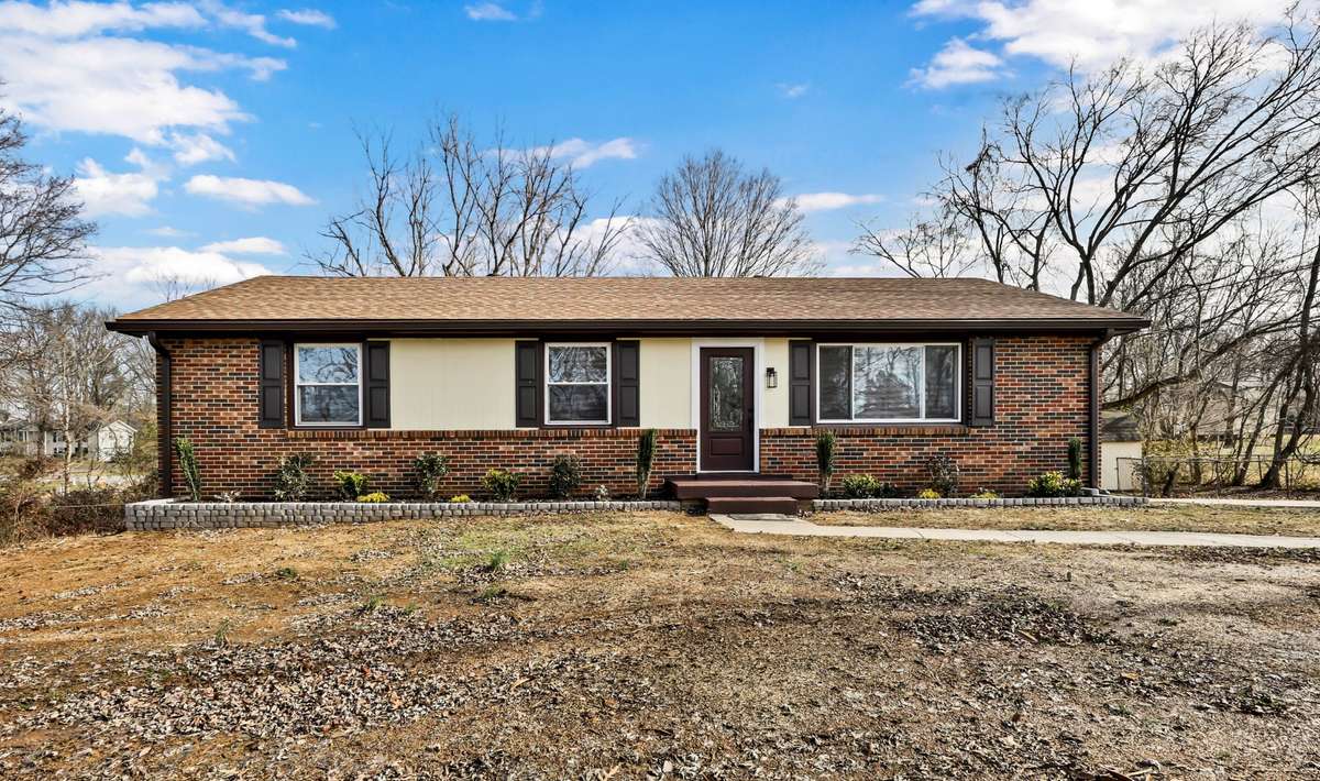 139 W Regent Dr, Clarksville, TN 37043