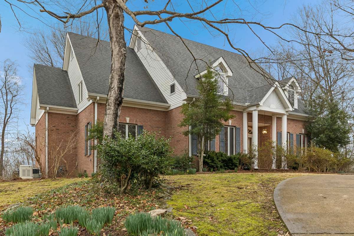 1010 Street Rd, Kingston Springs, TN 37082