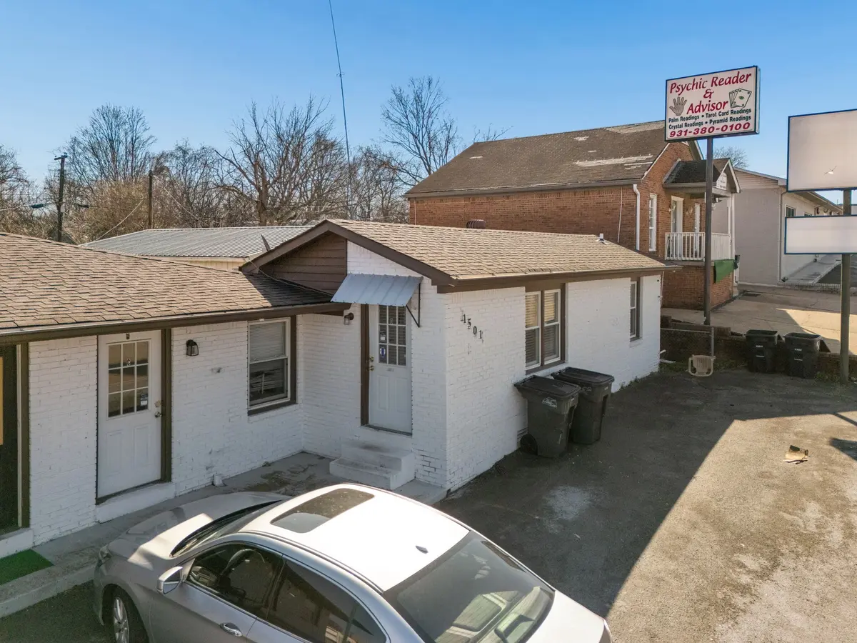 1501 Carmack Blvd #D, Columbia, TN 38401